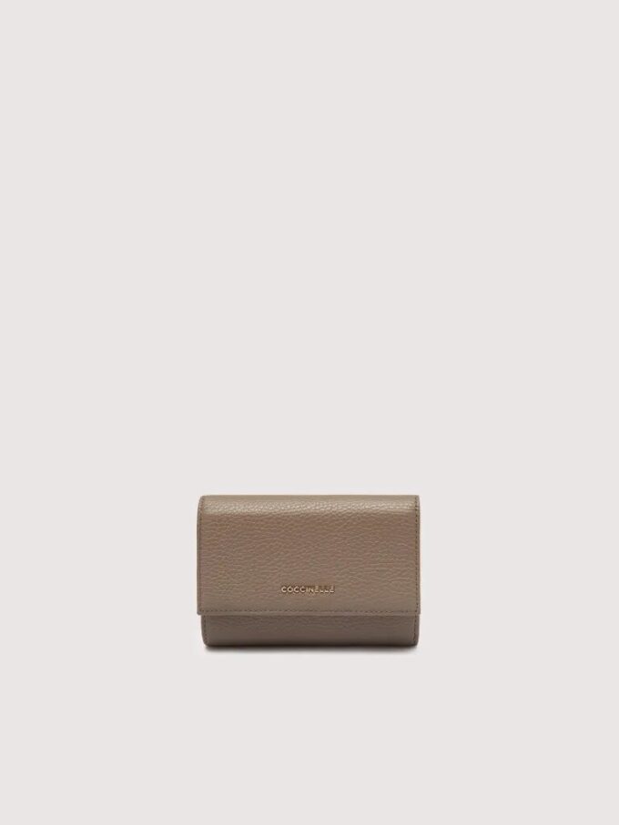 Metallic Medium